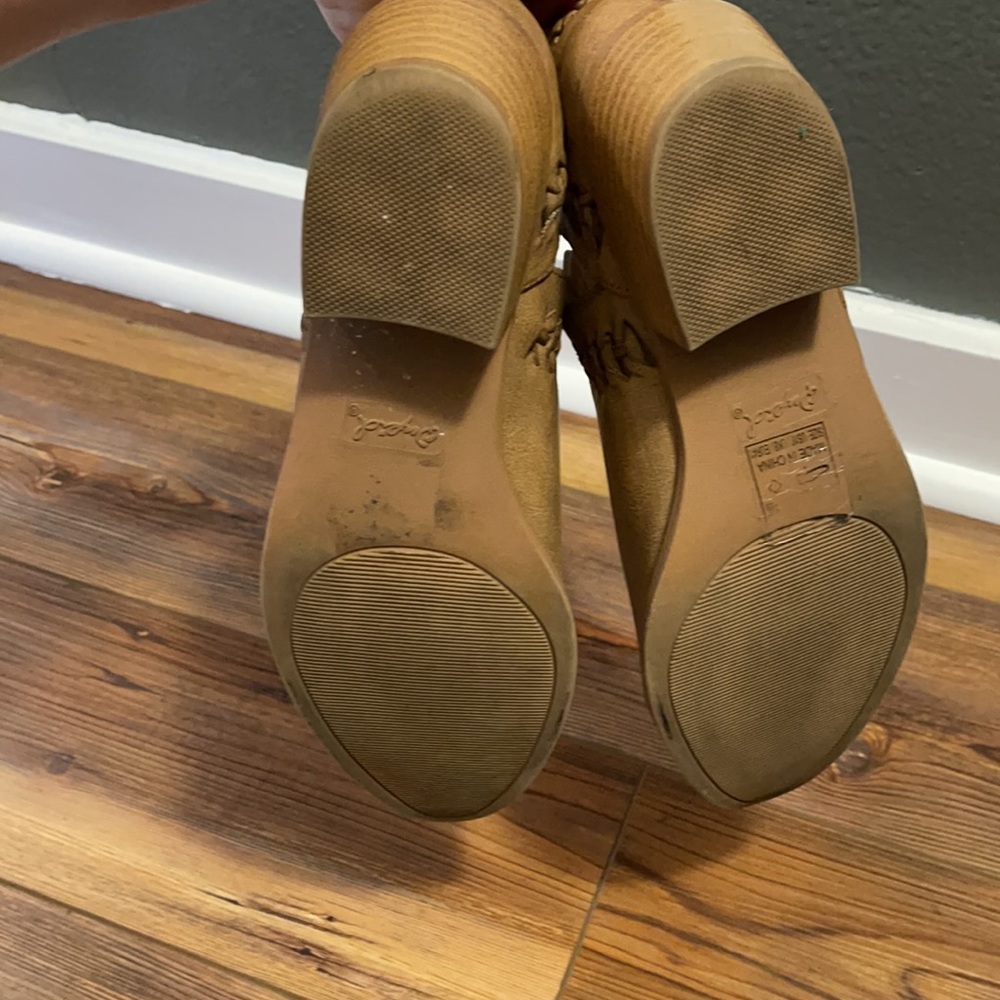 Qupid Booties - Picture 5 of 6